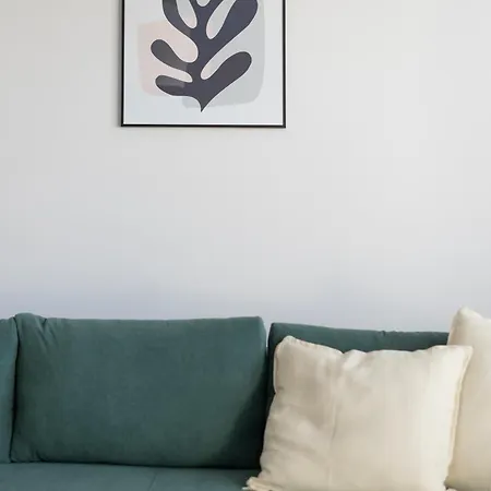 Apartment 19