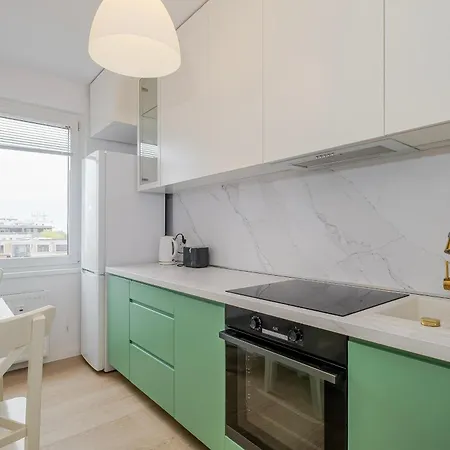 Apartment 19 *