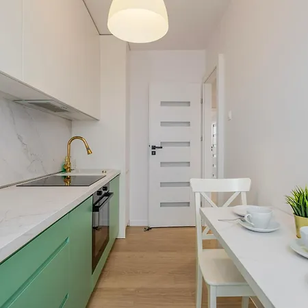 Apartment 19